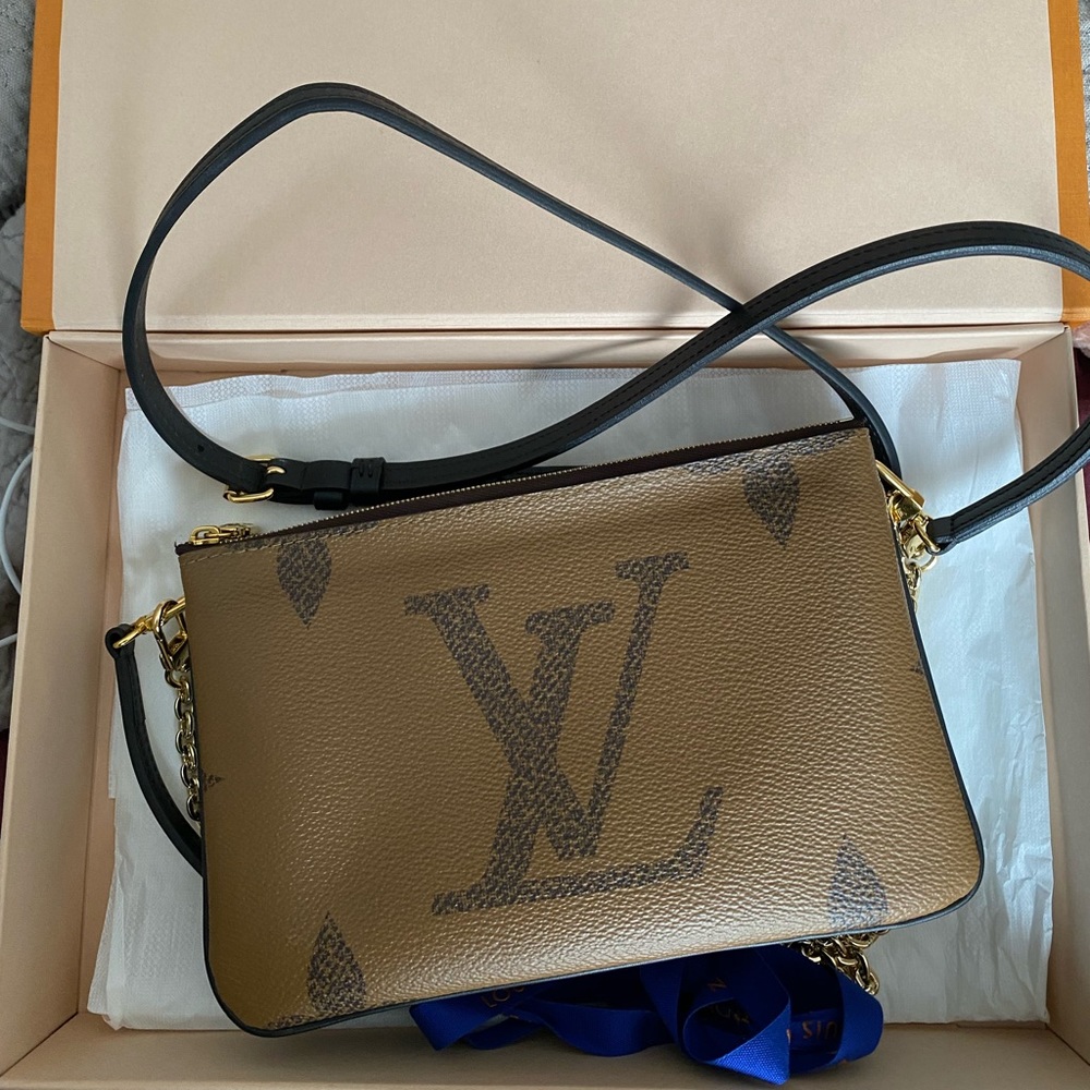 Louis Vuitton Double Zip Pochette -